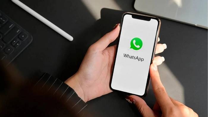 Fitur status WhatsApp
