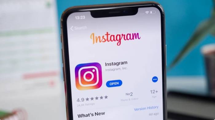 postingan instagram feed teman dekat
