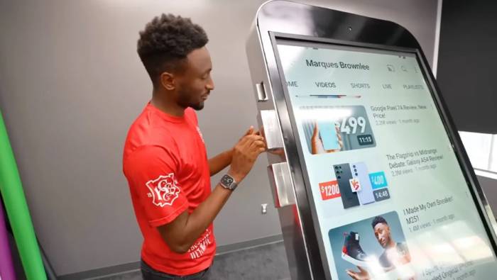 iPhone Terbesar di Dunia