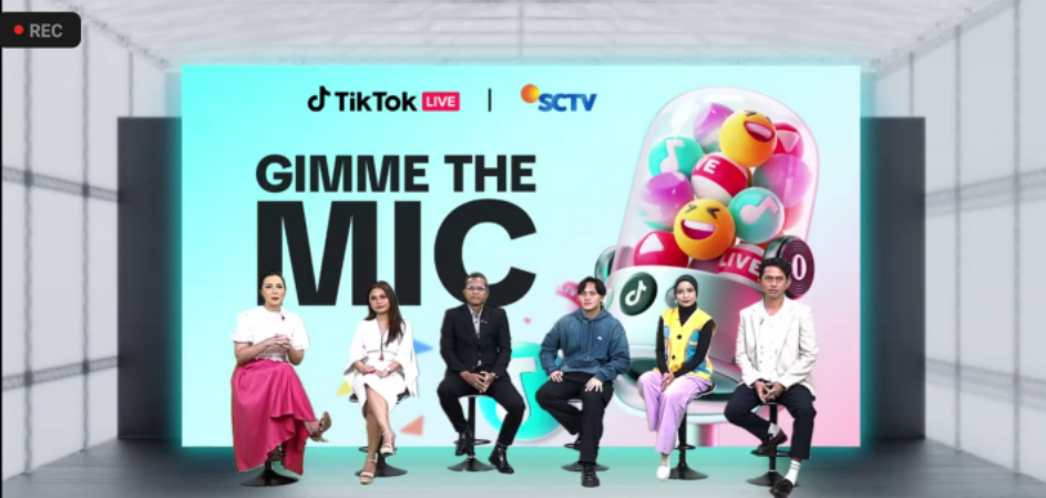TikTok "Gimme The Mic"