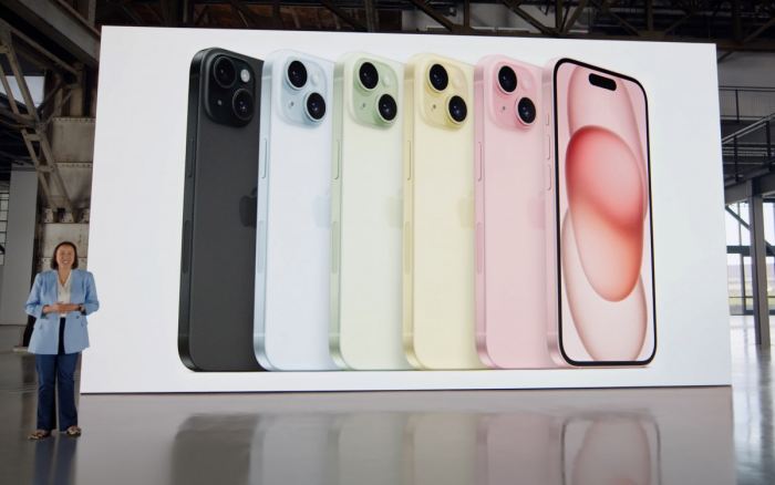 iPhone 15 iPhone 15 Plus