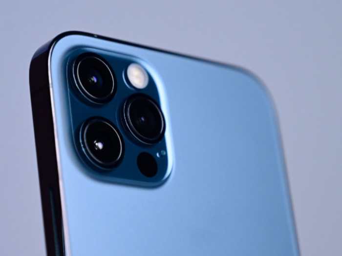 Unik! iPhone 12 Hasilkan Foto dengan 2 Versi yang Berbeda