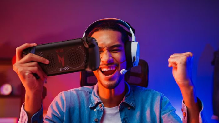 Acer Nitro Blaze 7 (GN771)