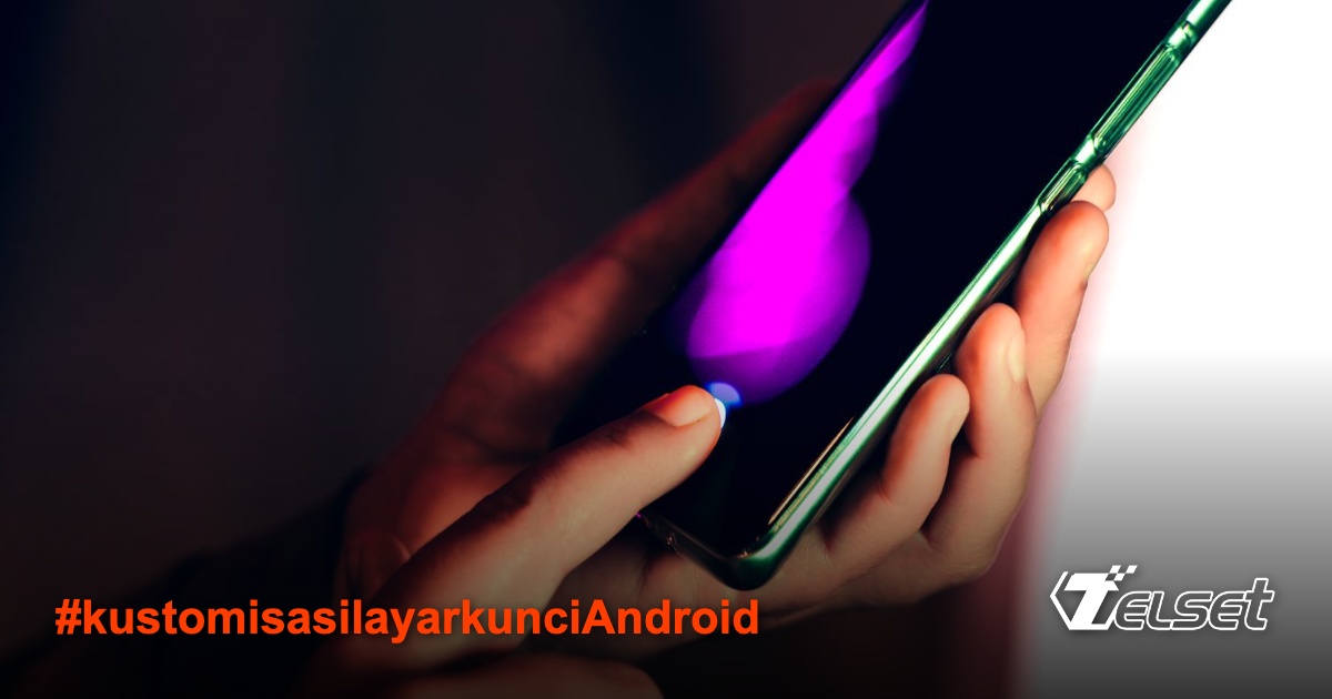 Ilustrasi tangan mengatur layar kunci Android dengan opsi kustomisasi