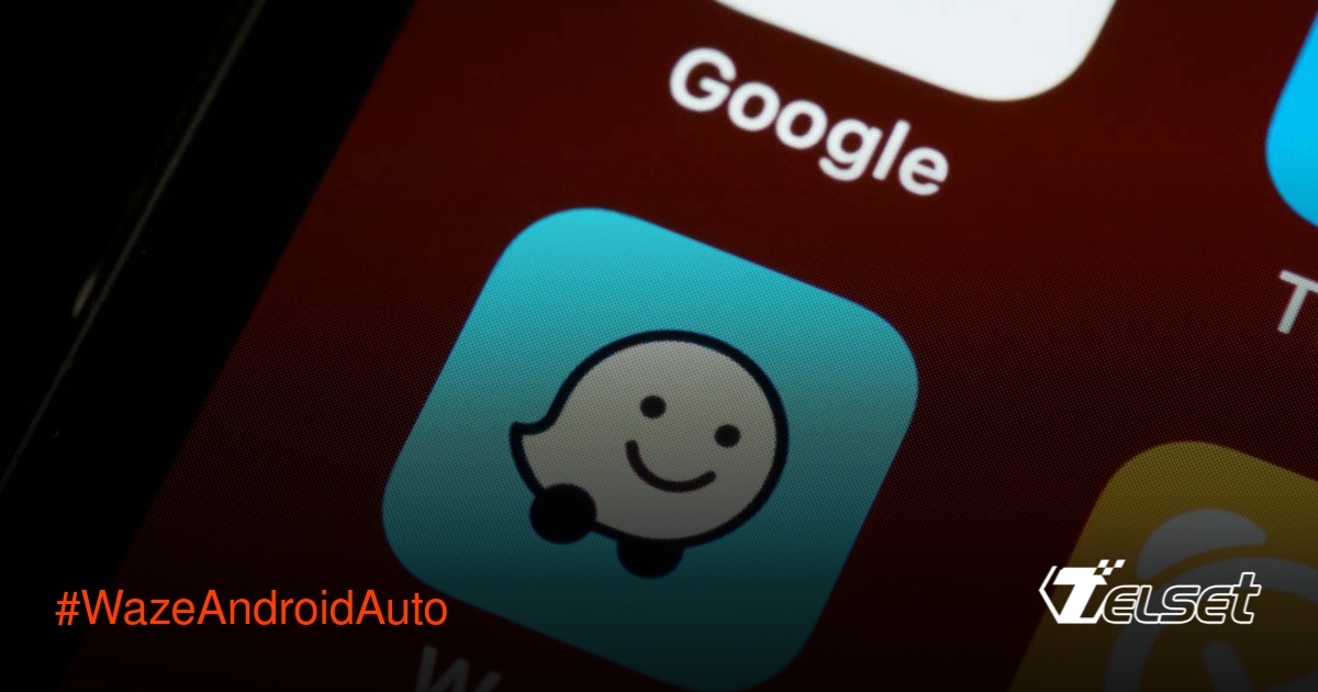 Tampilan antarmuka Waze pada layar Android Auto di dashboard mobil