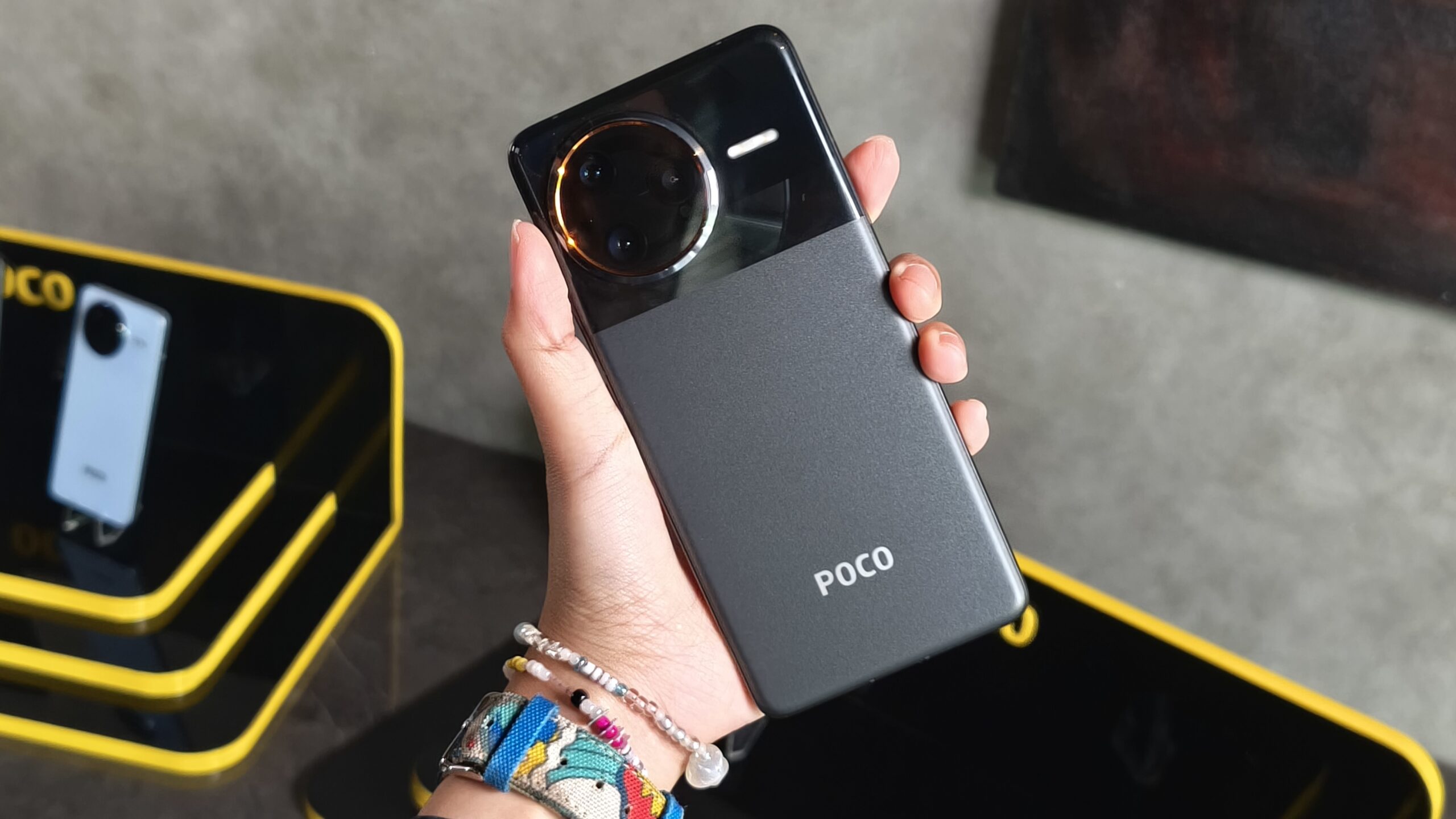 POCO F7 Ultra - Smartphone Flagship dengan Snapdragon 8 Elite dan Kamera 50MP