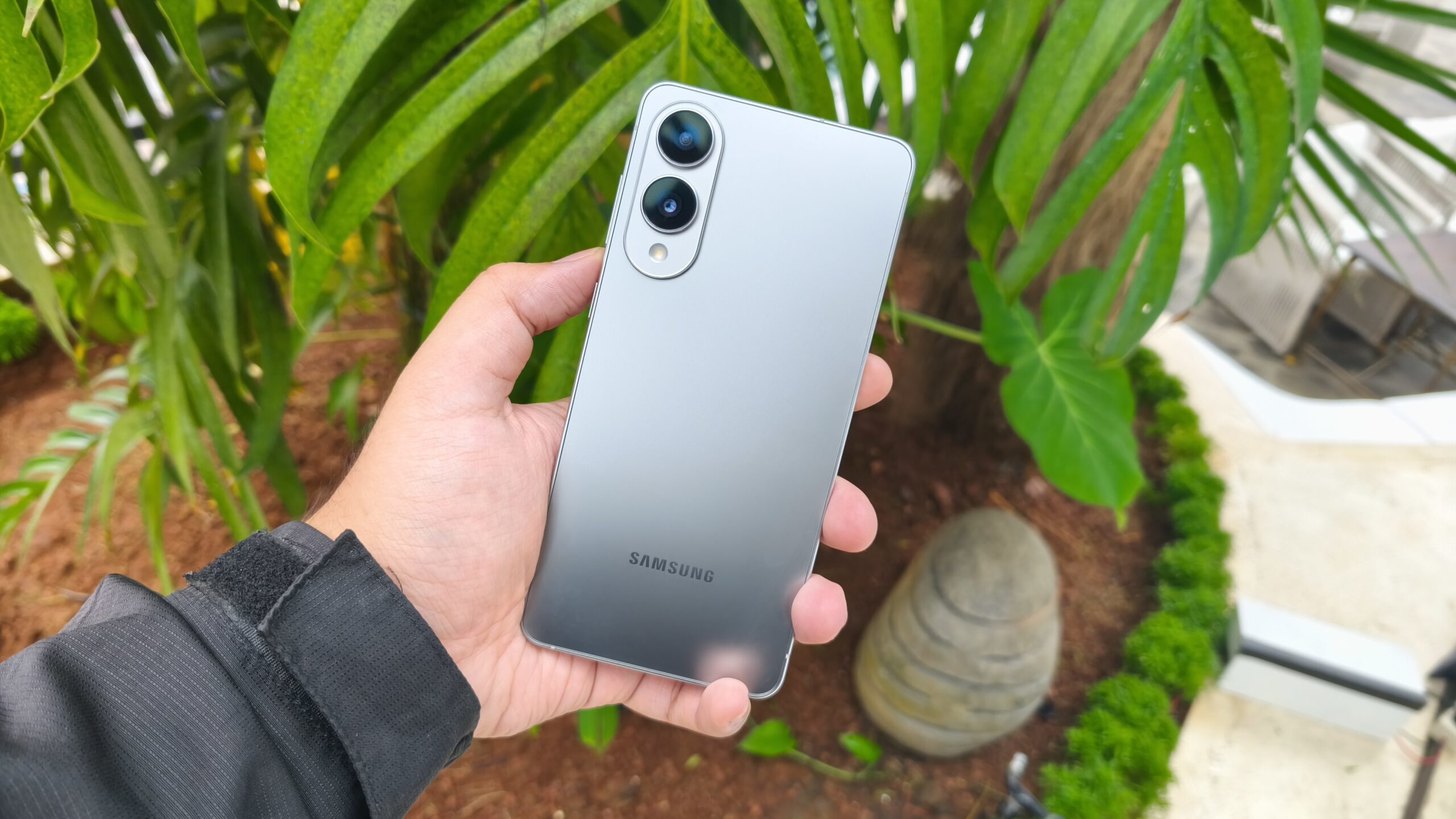 Hands-on Samsung Galaxy S25 Edge: Tipis, Kuat, dan Penuh Kejutan