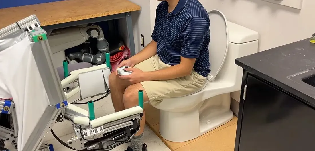 E-BAR Robot MIT membantu lansia bangkit dari kursi