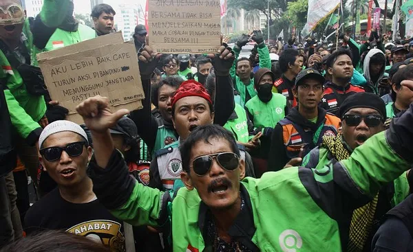 Driver ojek online demo di Jakarta menuntut kebijakan yang lebih adil