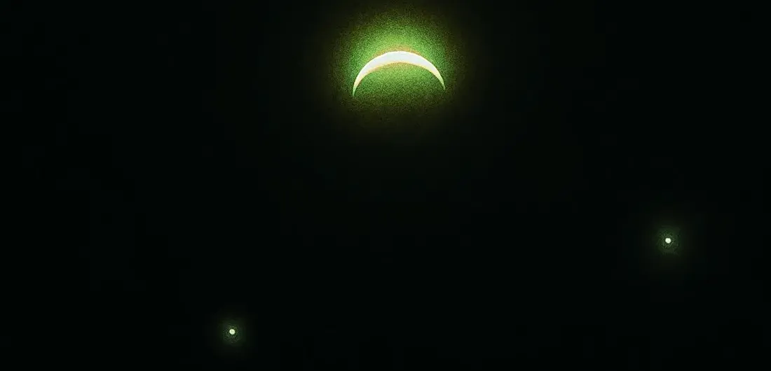 Ilustrasi bintang HD 89389 memancarkan sinyal aneh di konstelasi Ursa Major