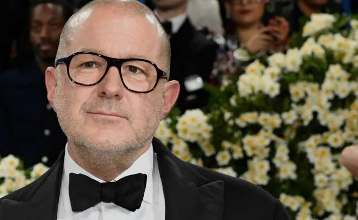 Jony Ive, desainer legendaris iPhone, bergabung dengan OpenAI untuk proyek perangkat keras AI