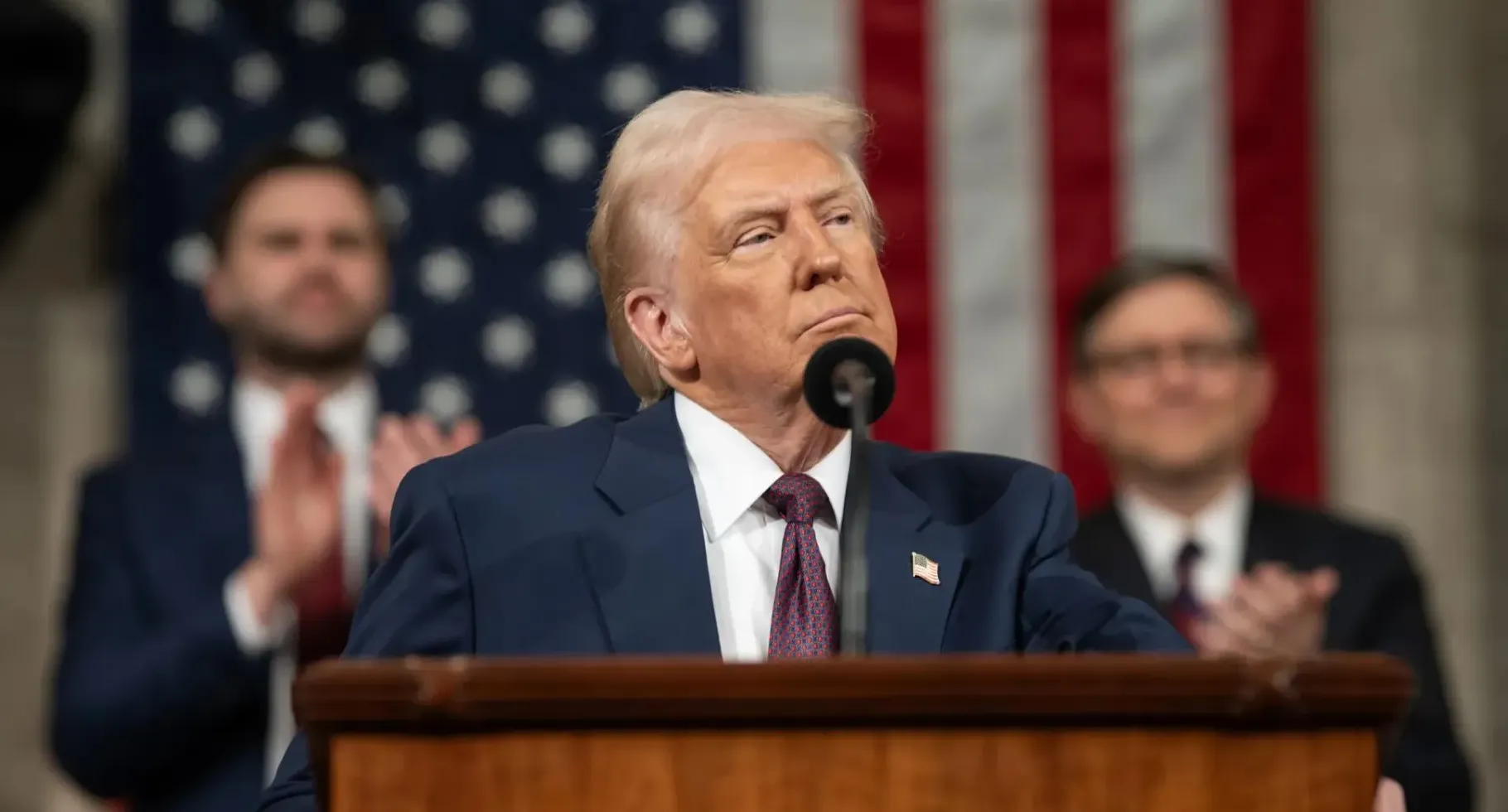 Trump perintahkan perusahaan AS hentikan penjualan software chip ke China