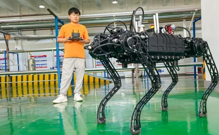 Robot berkaki empat tahan ledakan di Sevnce Robotics, Chongqing