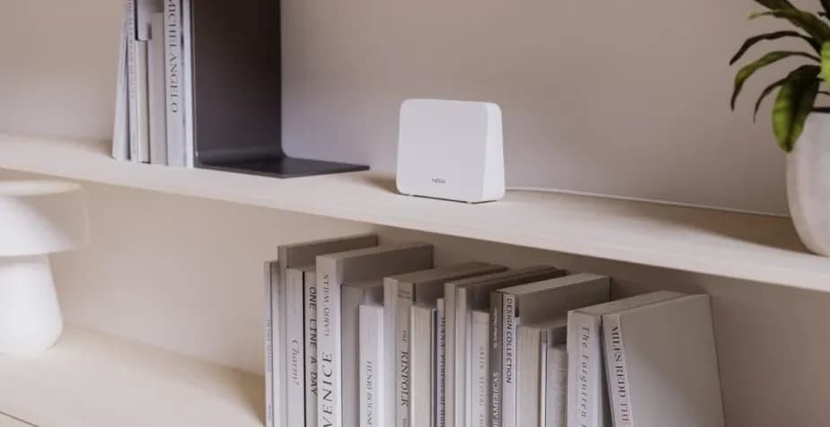 Router Nokia Beacon 4 dengan desain minimalis Nordik