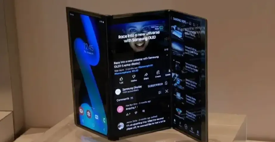 Ilustrasi konsep ponsel lipat tiga layar (tri-fold) Samsung dengan rangka titanium