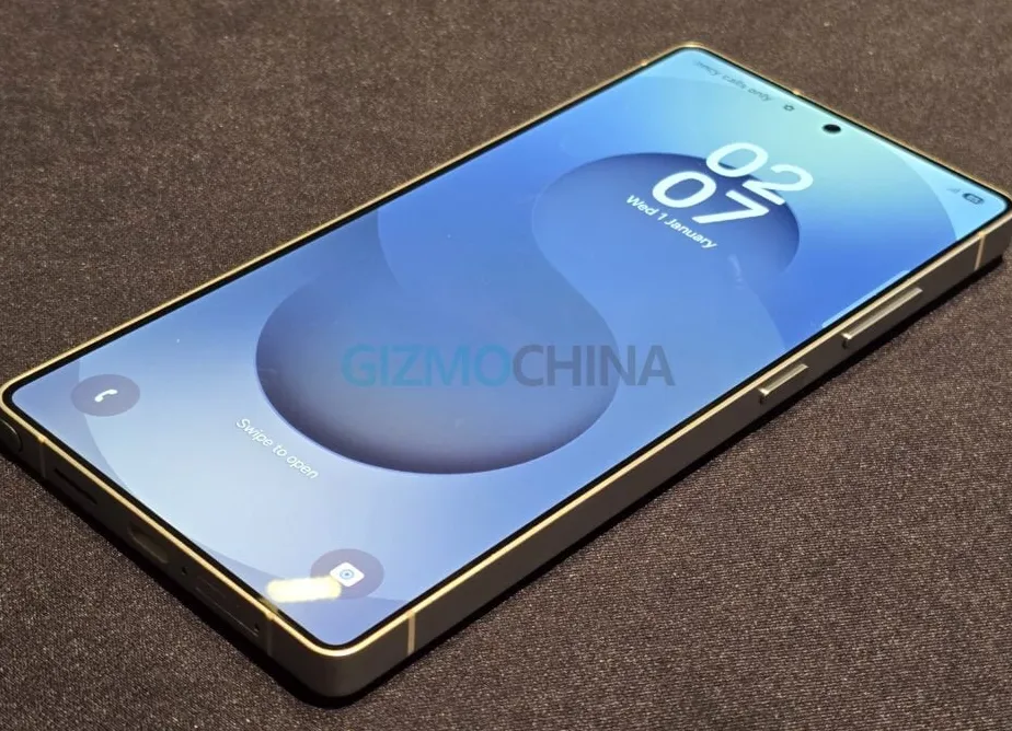 Galaxy S25 Ultra dengan tampilan One UI 8 terbaru