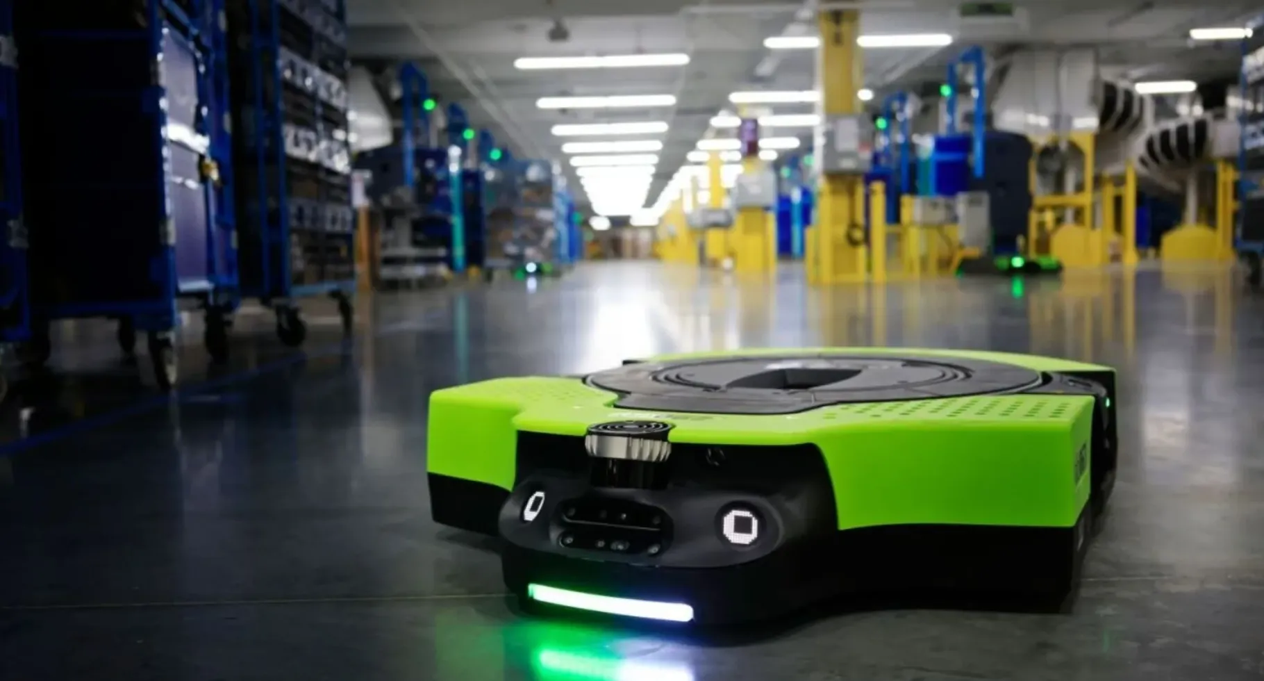 Amazon mencapai tonggak sejarah dengan mengirimkan robot ke-1 juta ke pusat fulfillment