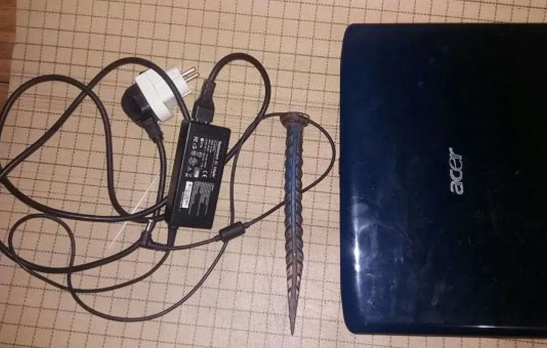 Cara merawat kabel charger laptop agar awet dan tahan lama
