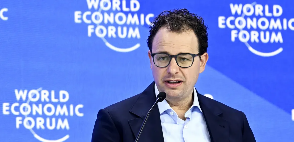 Pesan internal CEO Anthropic tentang rencana investasi dari UAE dan Qatar