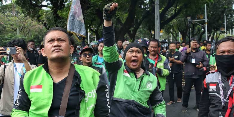 Demo Ojol ke Brimob: Ribuan Driver Turun Aksi Tuntut Keadilan