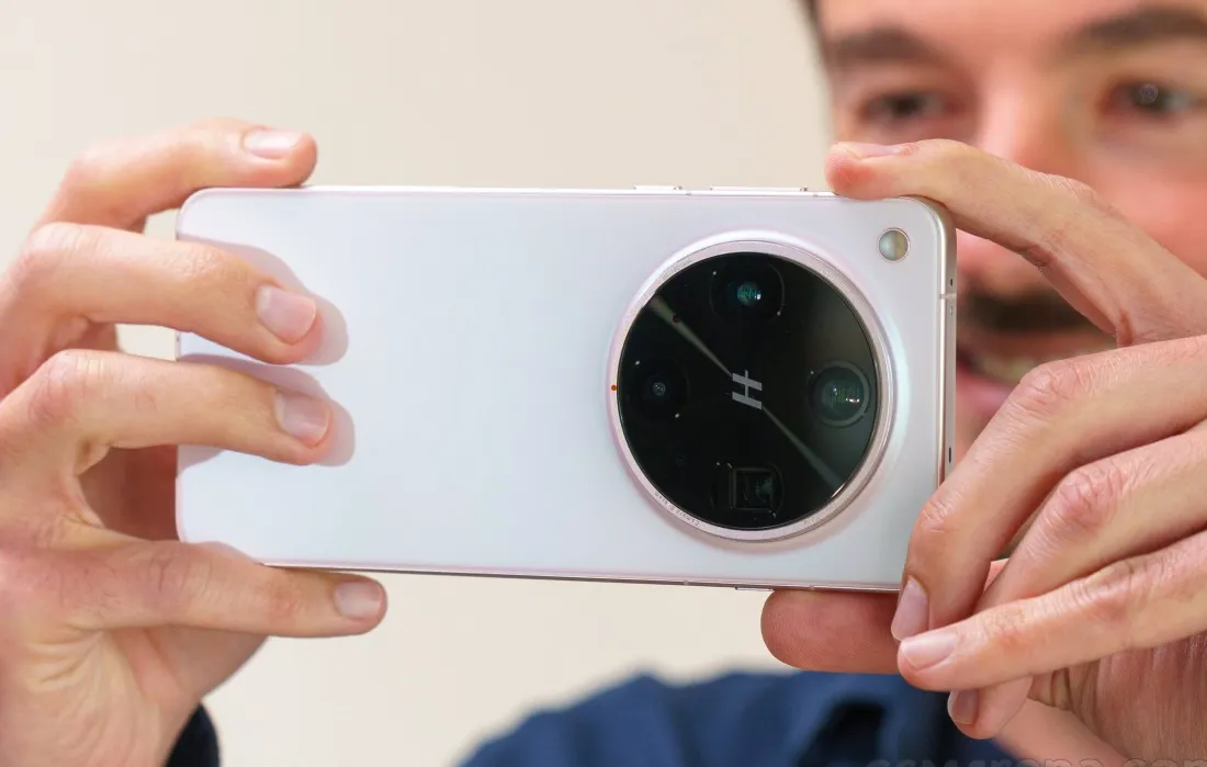 Oppo Find X9 Ultra dengan kamera utama 200MP