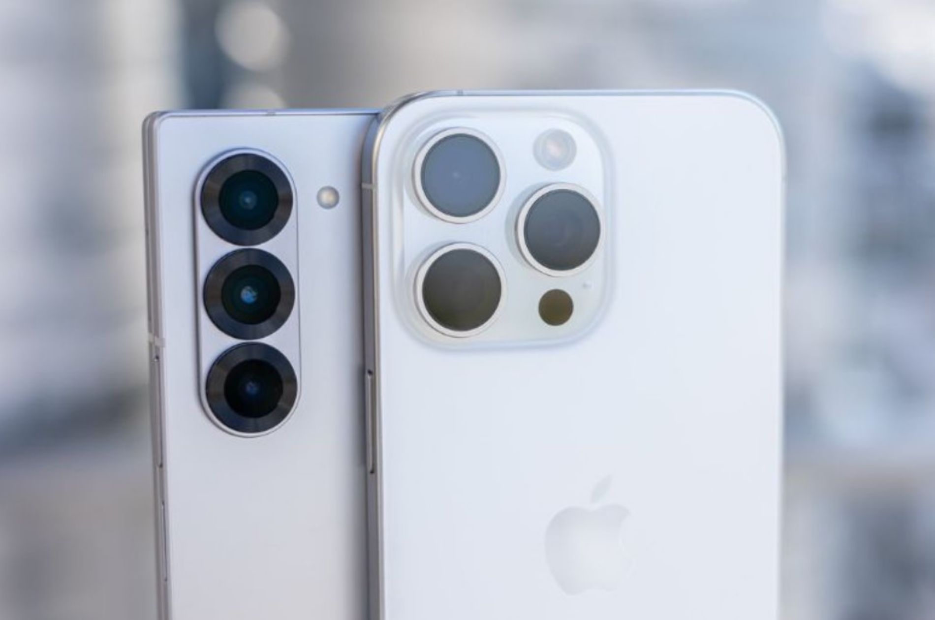 Clean Up iPhone 16 vs Generative Edit Galaxy Z Fold7: Siapa Lebih Unggul?