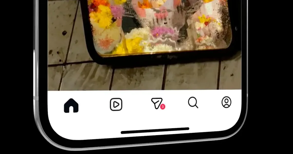 Ilustrasi antarmuka Instagram dengan menu baru menampilkan tab Reels dan Direct Messages