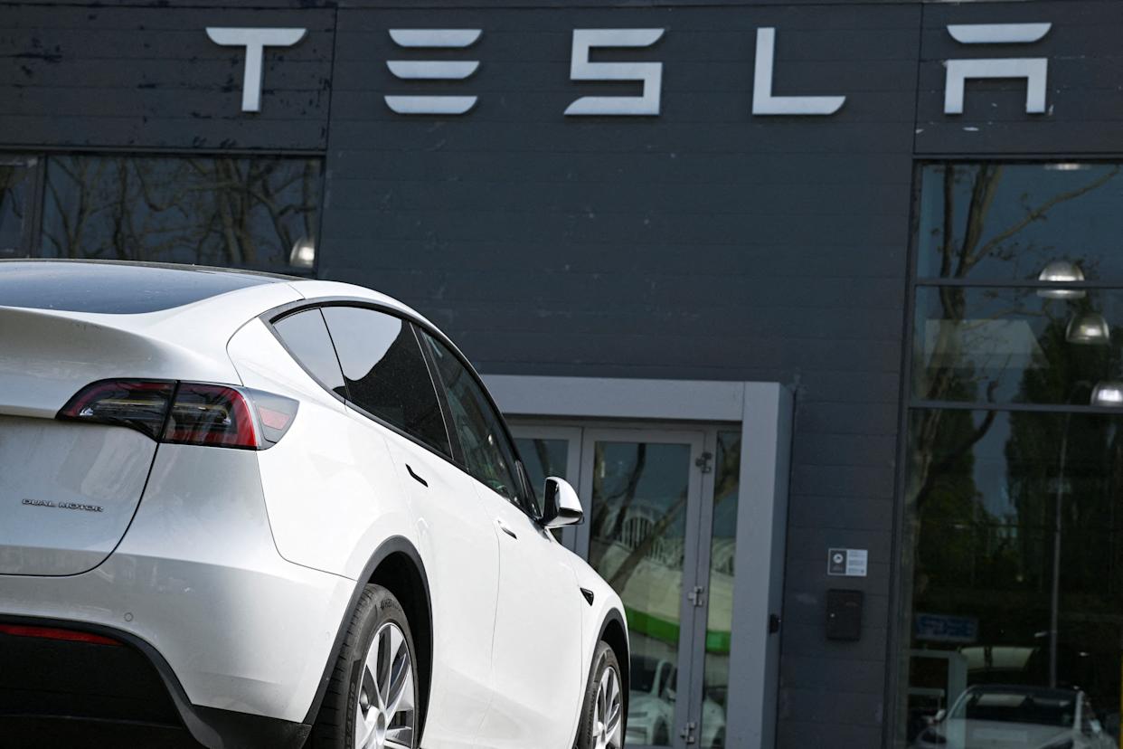 Gugatan Rasial Tesla Kehilangan Status Class Action