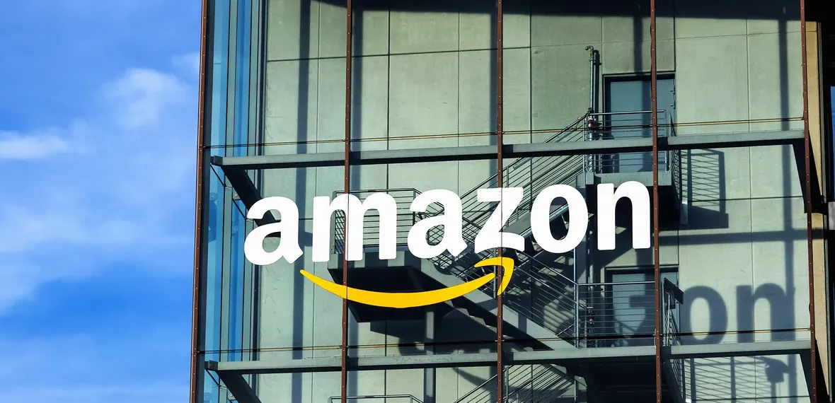 Ilustrasi kesepakatan strategis antara OpenAI dan Amazon Web Services senilai $38 miliar untuk infrastruktur cloud AI