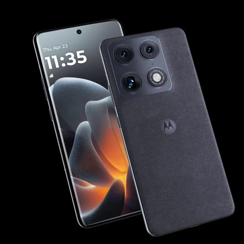 Desain premium dan modul kamera belakang triple sensor pada Motorola Signature Edge 70 Ultra yang diduga merupakan Motorola X70 Air Pro