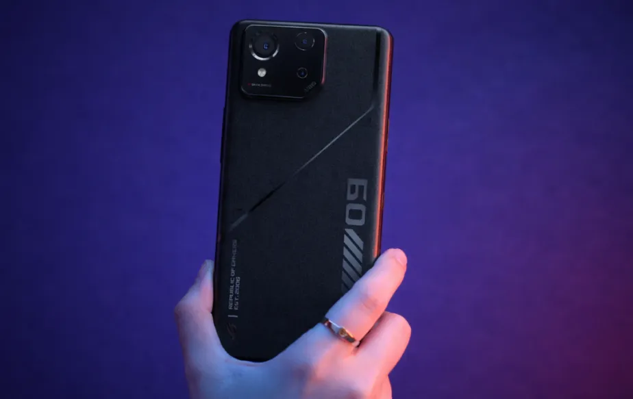 Tampilan layar Asus ROG Phone 9 FE yang sedang menerima pembaruan sistem operasi Android 16