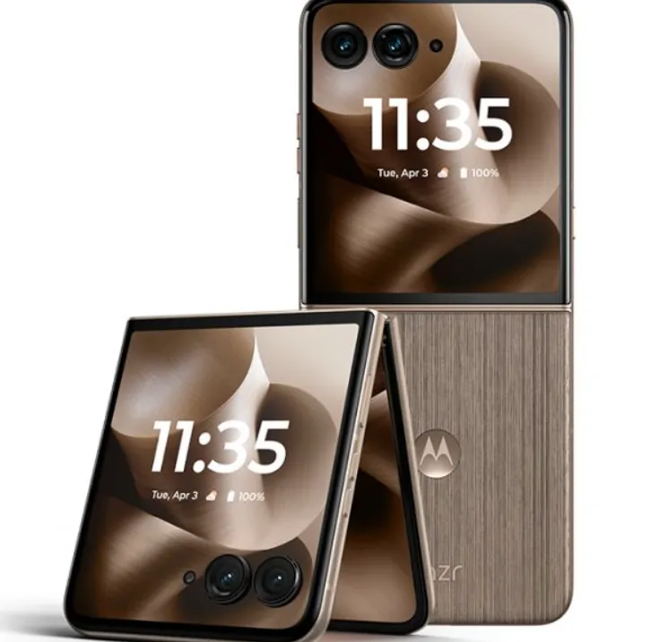 Motorola Moto Razr 60 Ultra Android 16 update