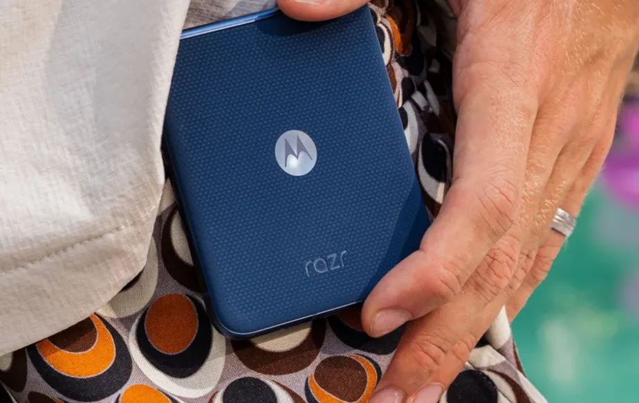 Motorola Razr 2025 (Razr 60) update Android 16