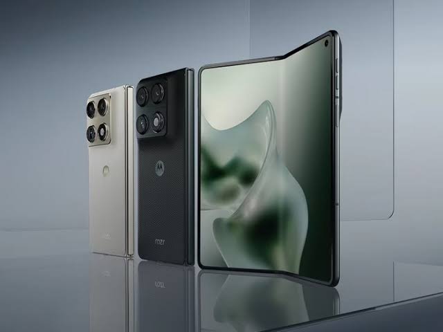 Gak Cuma Samsung! Motorola Razr Fold Hadir Bikin Pasar Ponsel Lipat Makin Panas