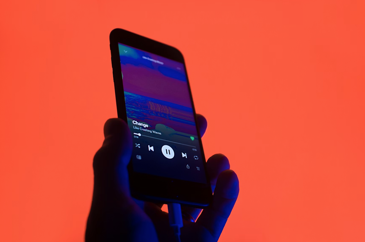 Spotify Uji Fitur Baru untuk Lindungi Artis dari Banjir Lagu AI