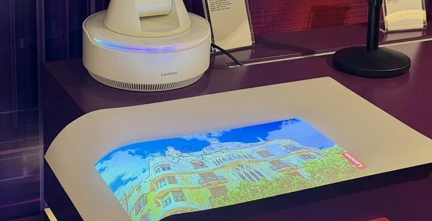 Lenovo Pamerkan AI Workmate, Asisten Pribadi Bertenaga Intel Core Ultra