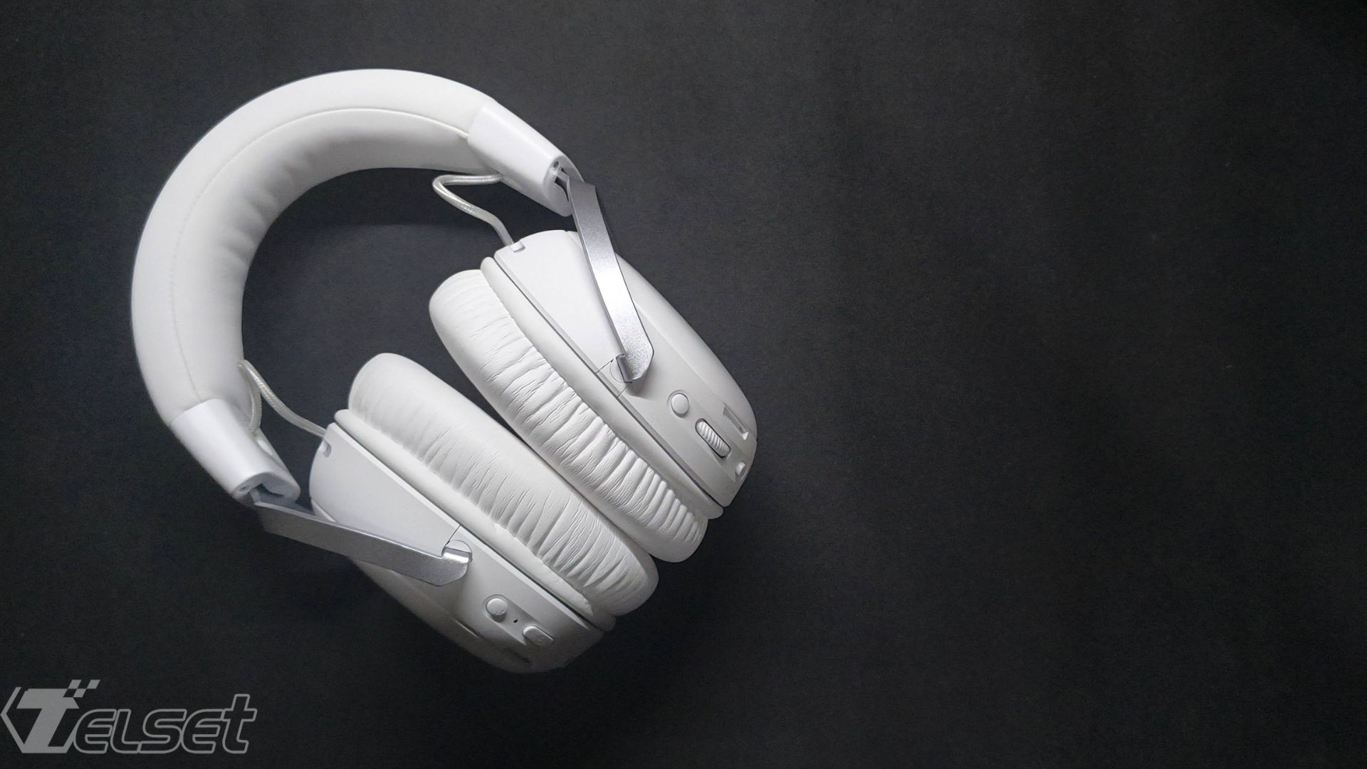 Review HyperX Cloud III S Wireless: Headset Gaming Serius dengan Dual Koneksi