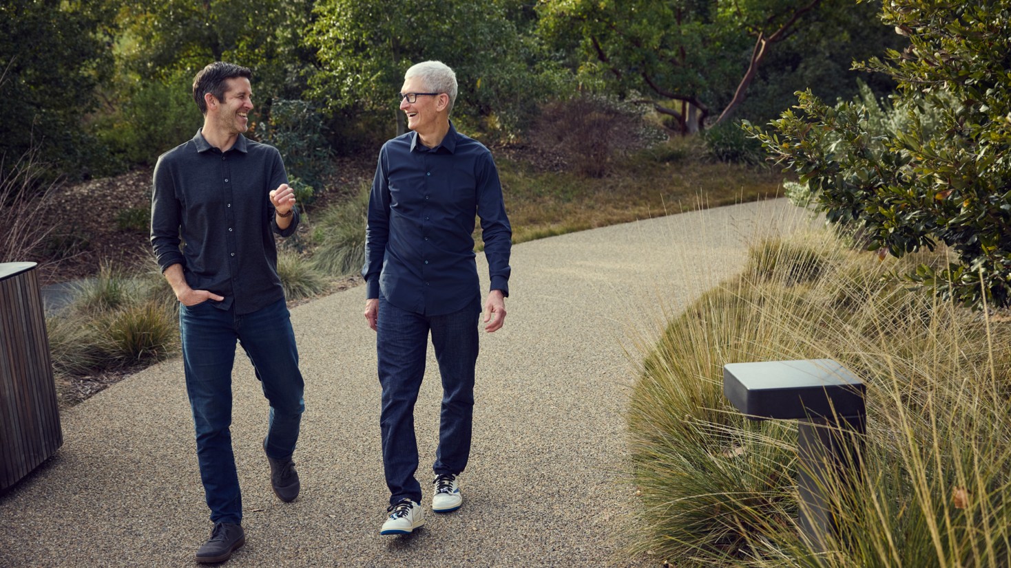 Tim Cook Lengser, John Ternus Resmi Jadi CEO Apple Baru di September 2026