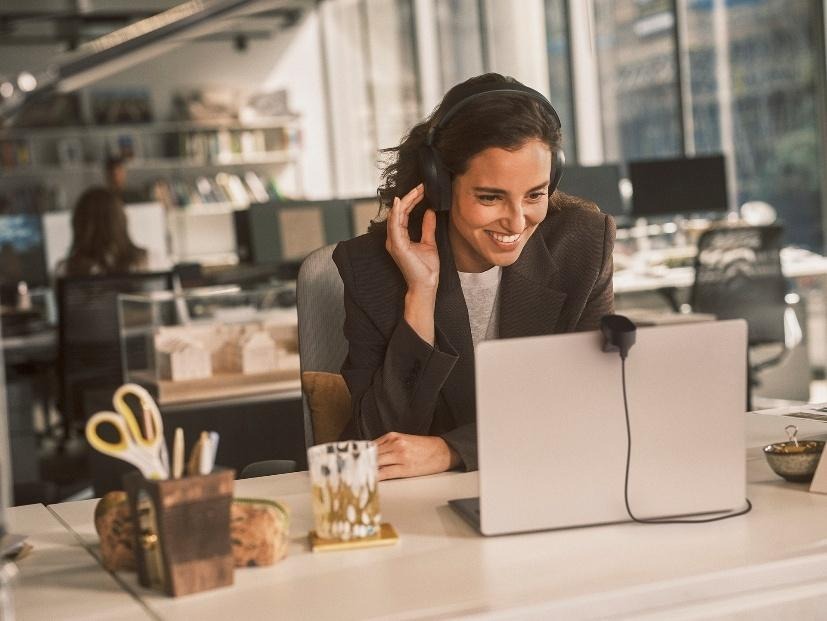 Jabra Evolve3 Meluncur di Tanah Air, Hadir Tanpa Boom Mic untuk Era Kerja Hibrida