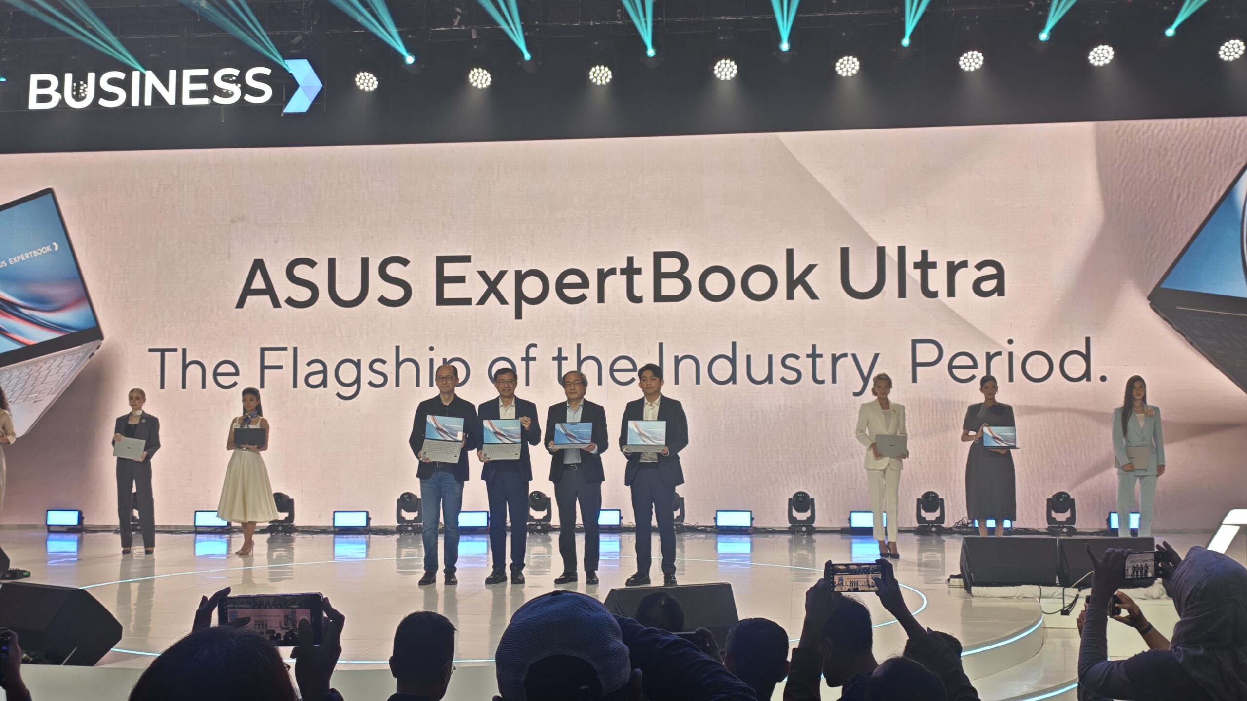 Resmi Meluncur! Asus ExpertBook Ultra Siap Ubah Pasar Laptop Bisnis Premium