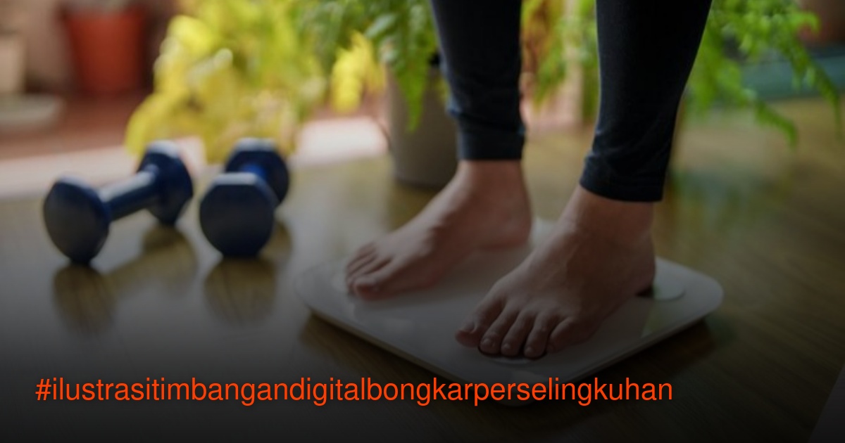 Ilustrasi seorang wanita berdiri di atas timbangan digital, fokus pada kaki dan layar timbangan yang menunjukkan berat badan.