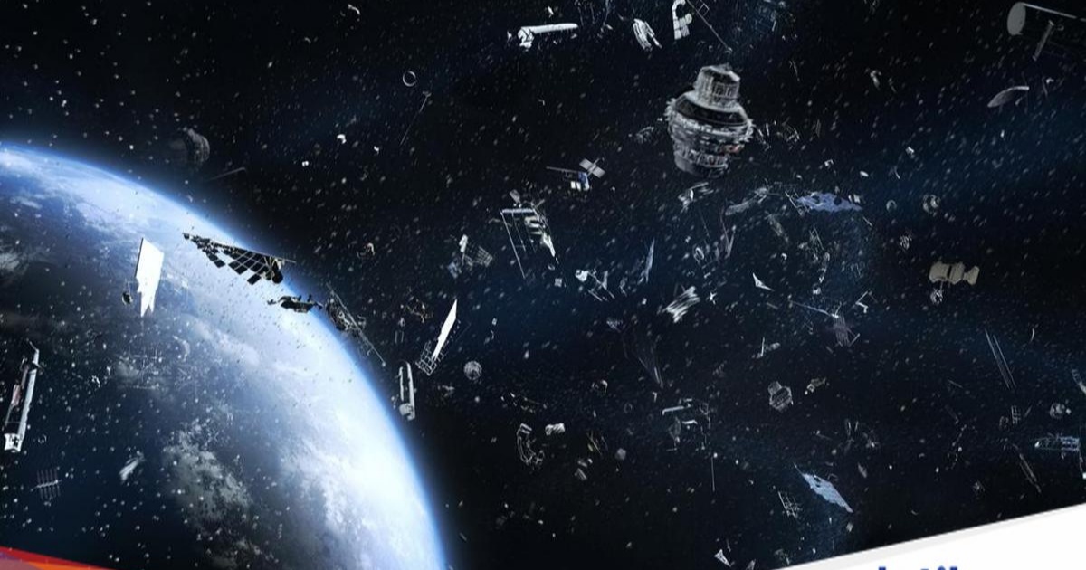 Ilustrasi sampah luar angkasa yang mengorbit Bumi dengan kepadatan tinggi