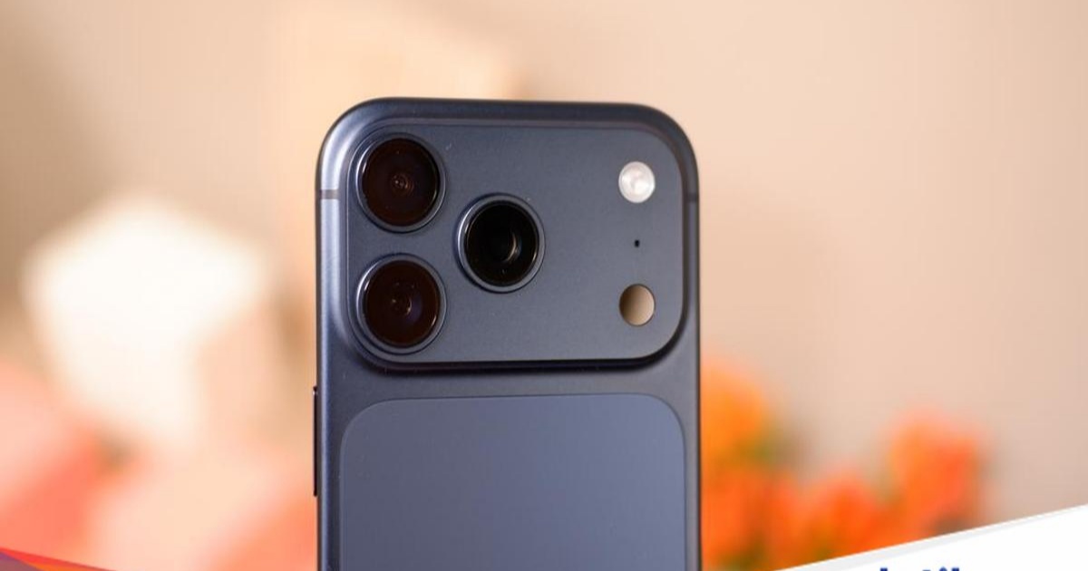 iPhone 17 Pro Max yang membutuhkan update iOS 26.5.1 untuk perbaiki masalah pengisian daya