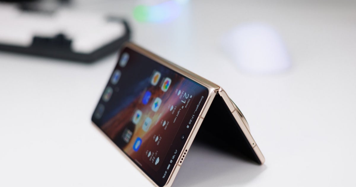 Honor Magic V6 dengan desain tipis dan baterai terbesar di kelas ponsel lipat