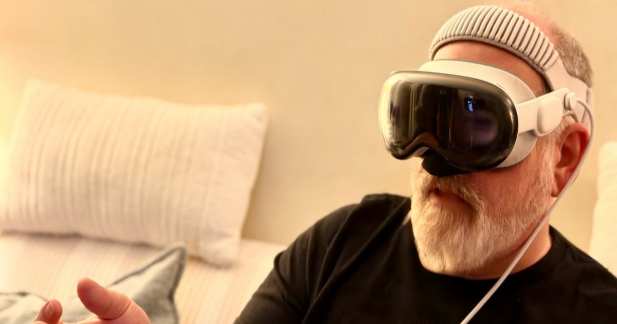 Apple Vision Pro headset VR premium yang dihentikan produksinya