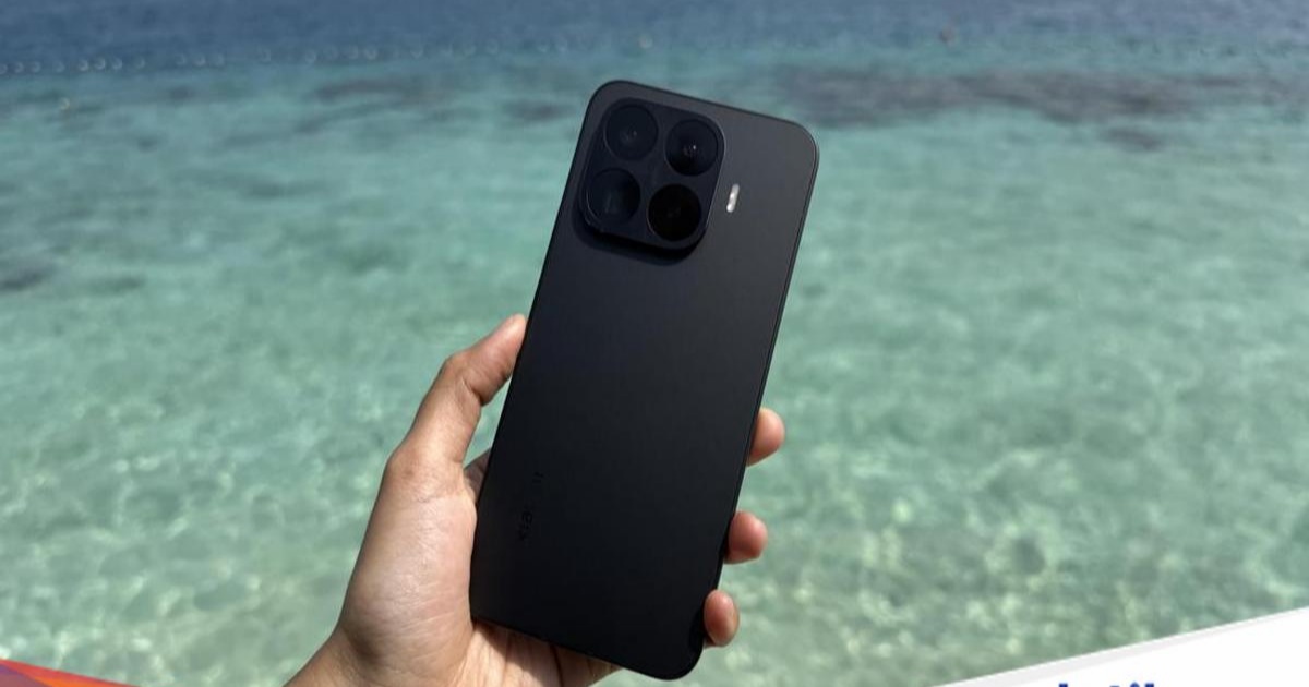 Xiaomi 17T Pro tampak depan dengan tiga varian warna Black, Deep Violet, dan Deep Blue