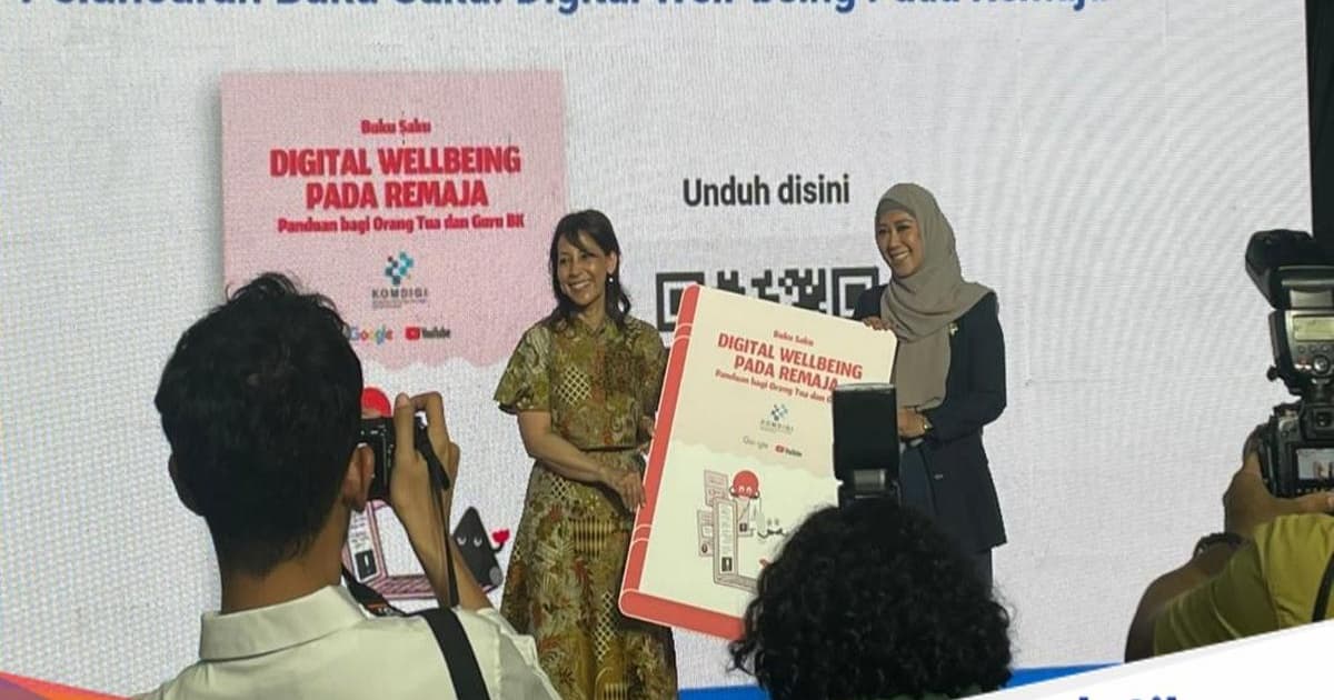 Menteri Komunikasi dan Digital Meutya Hafid saat acara peluncuran buku saku AKSI DIGITAL di Jakarta
