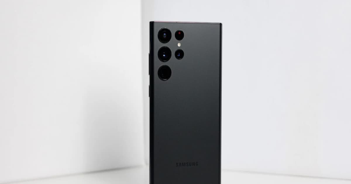 Ilustrasi survei pengguna Samsung tentang update OS