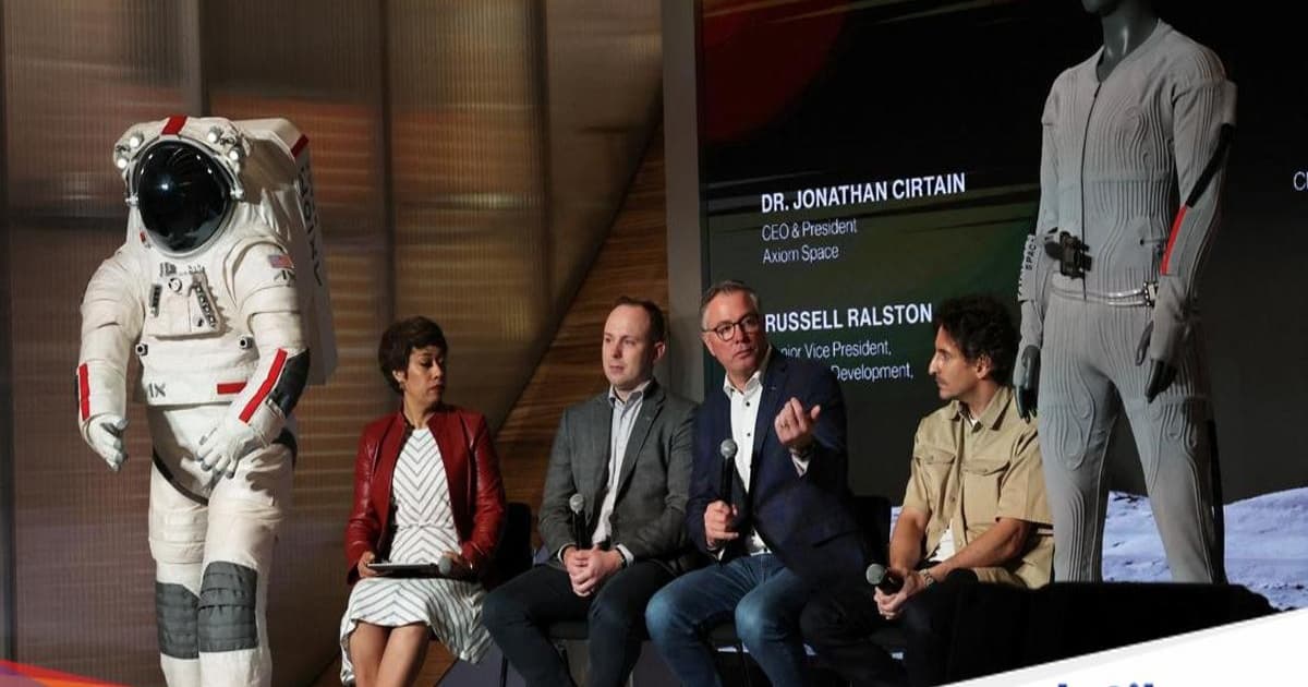 Pakaian dalam astronaut canggih Prada untuk misi bulan NASA