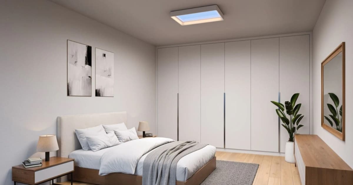 Philips Skylight dipasang di langit-langit ruangan dengan cahaya alami buatan yang terang